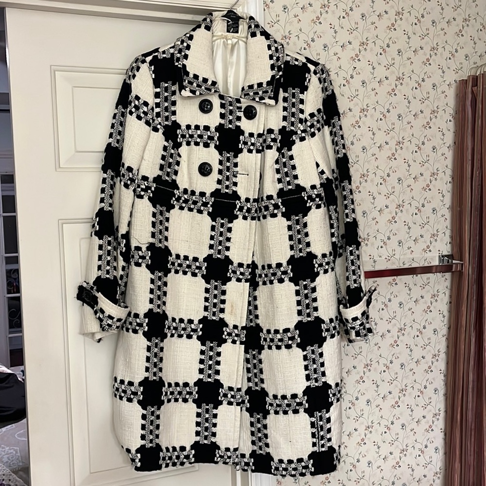 Focus 2000 black and white coat. Wool